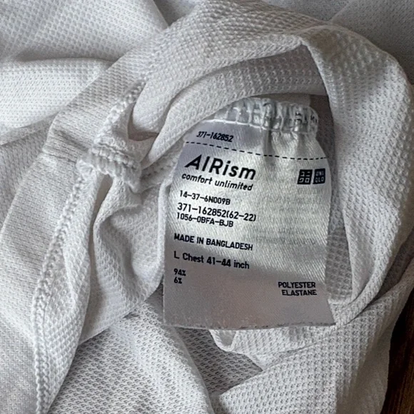 🦄 Uniqlo 2-pack White Men's Undershirts - Picture 5 of 6